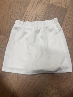 Classic White Women's Skirt - Elegant Everyday Style